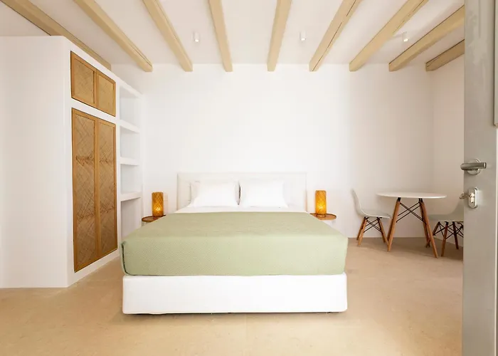 Cycladic * ナウサ